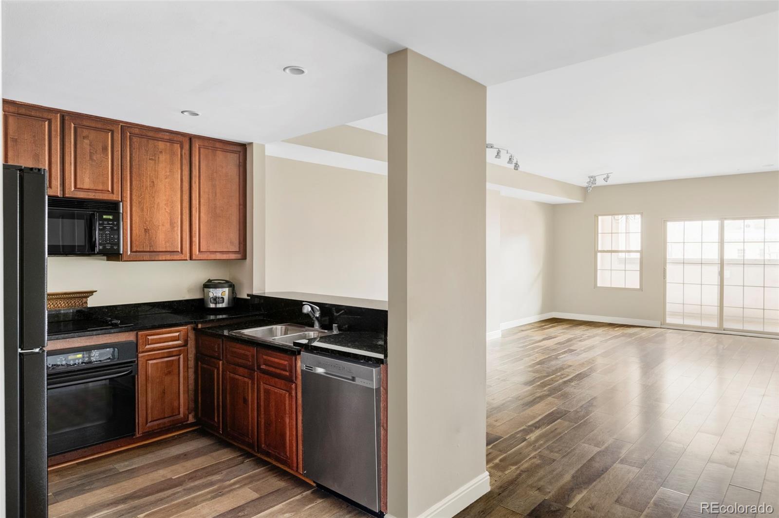 975 N Lincoln Street 4A