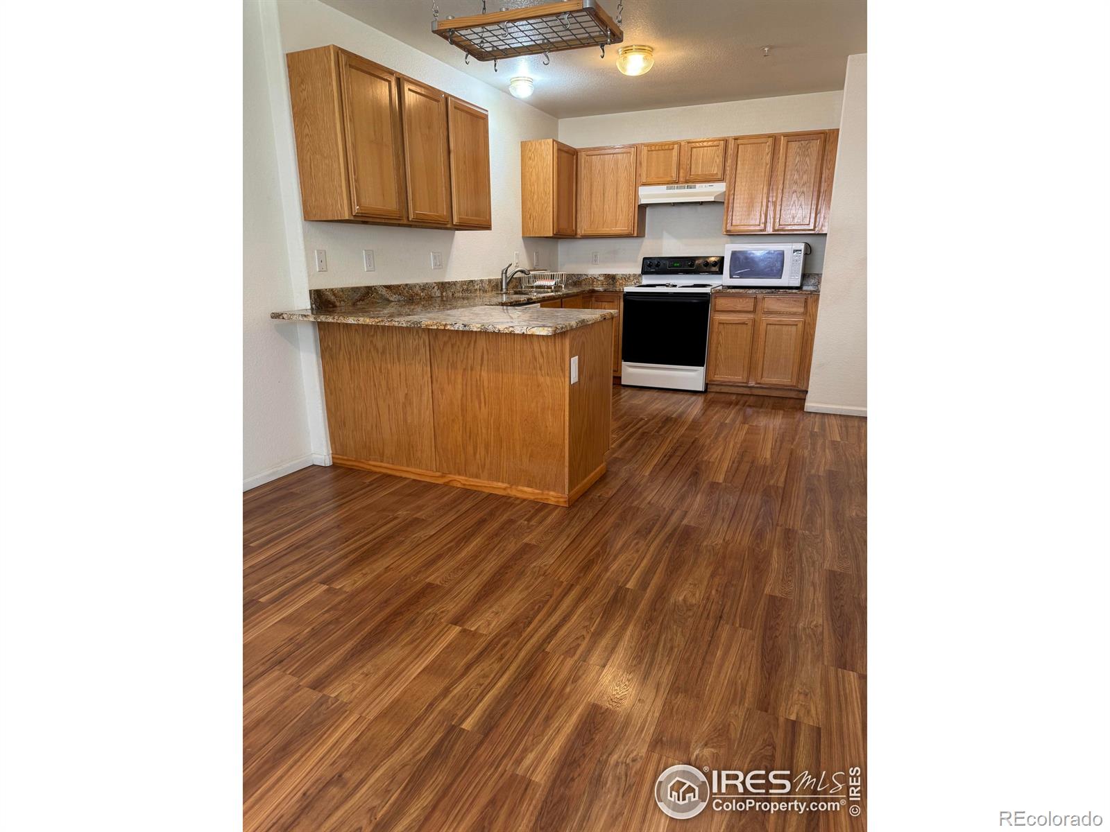 1601 Great Western Drive 4
