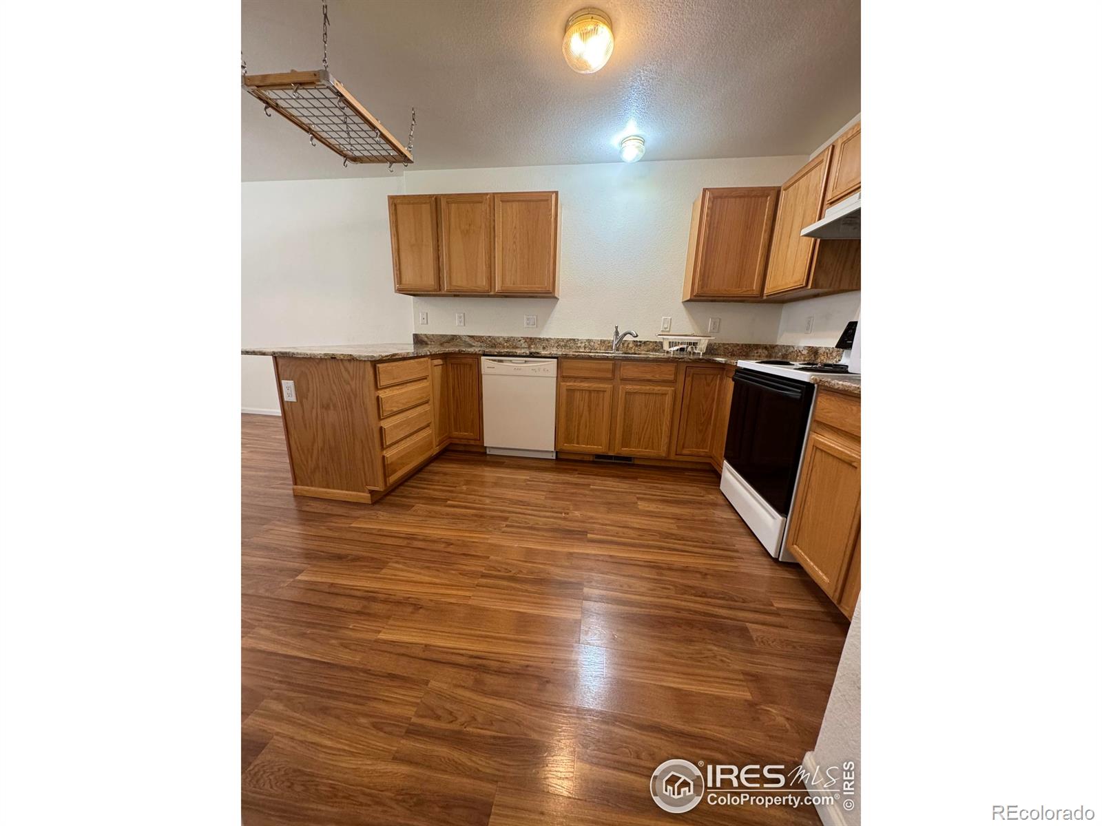 1601 Great Western Drive 4