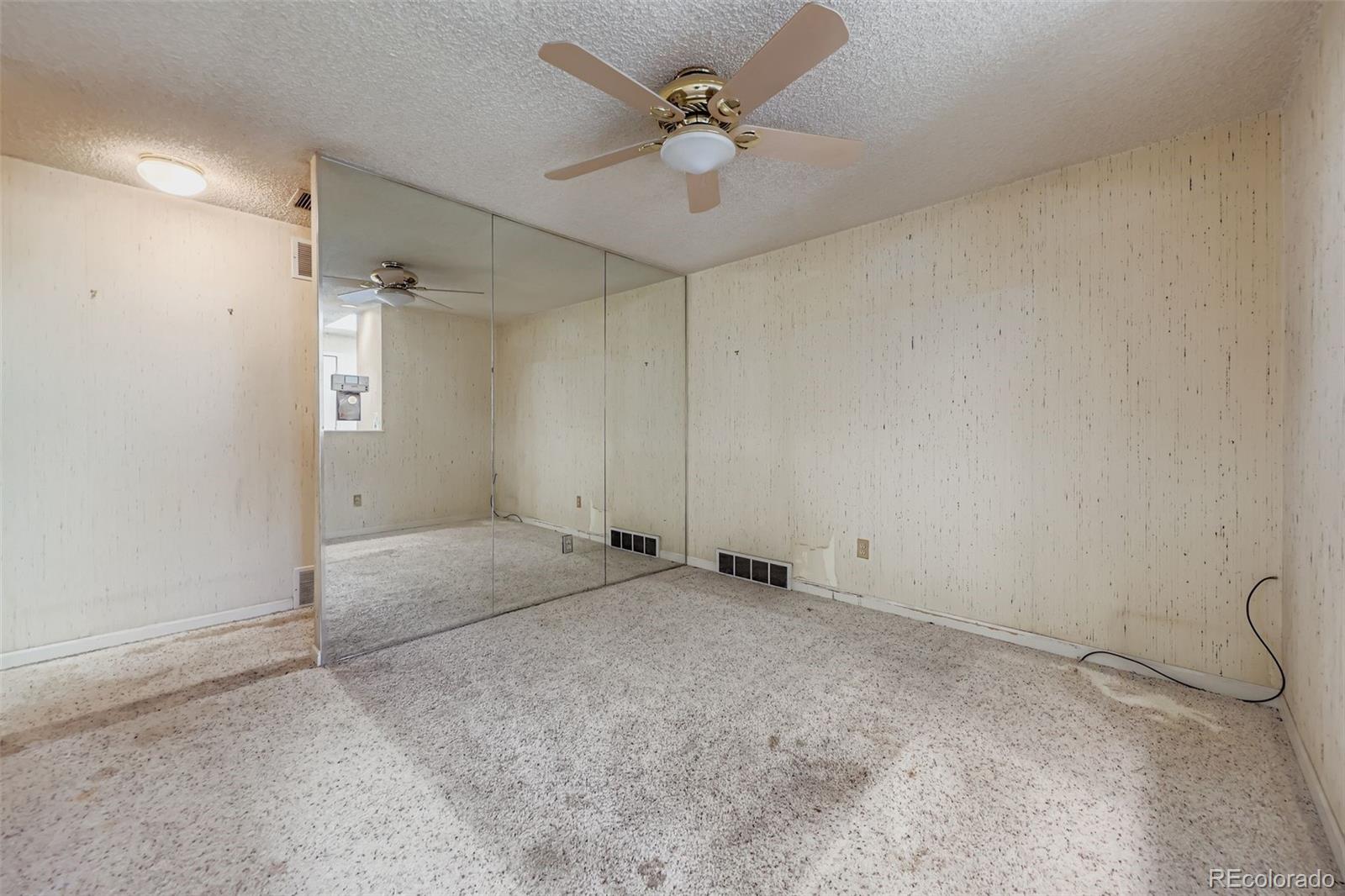 11902 E Maple Avenue