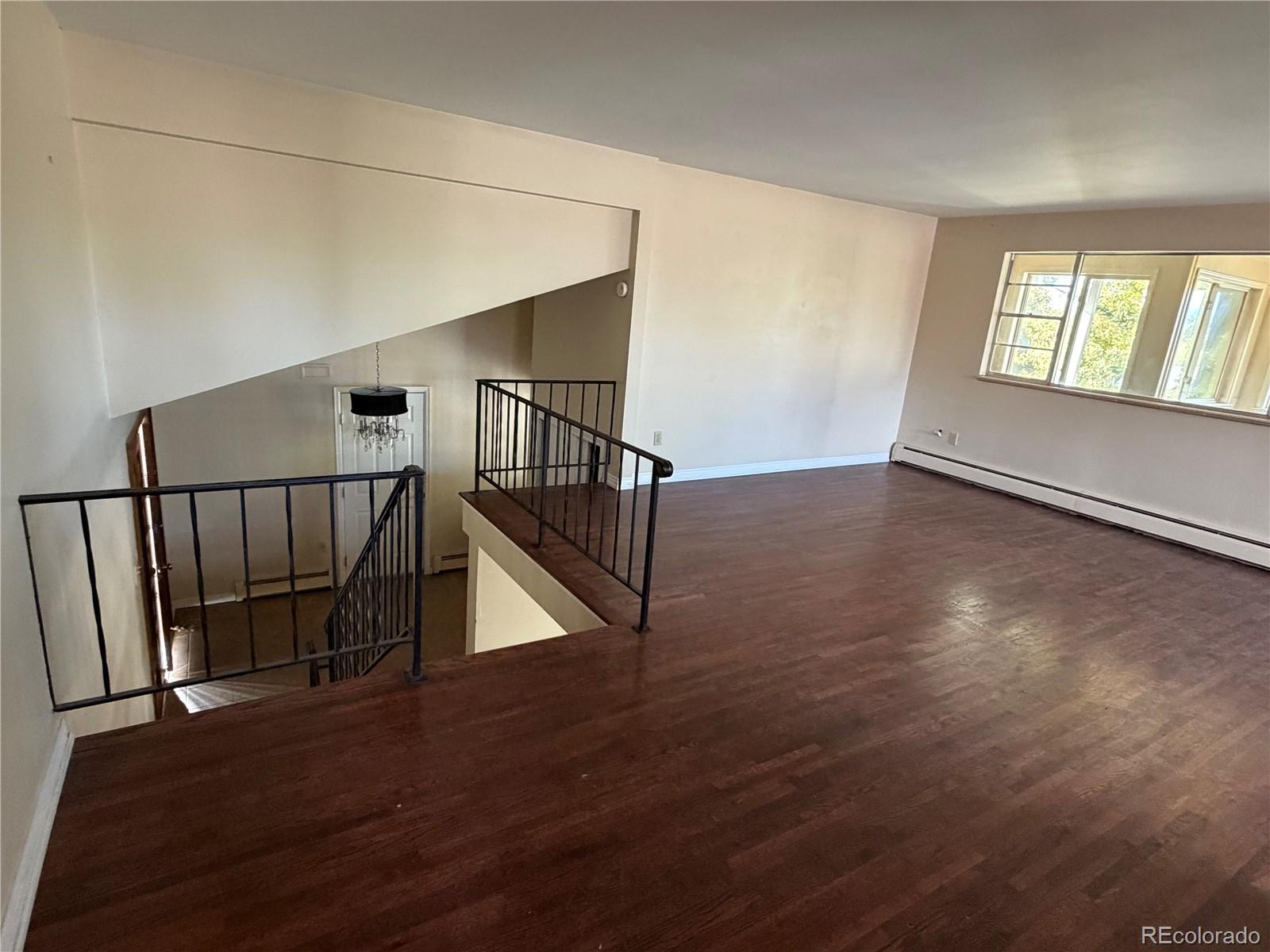 3111 S Holly Place