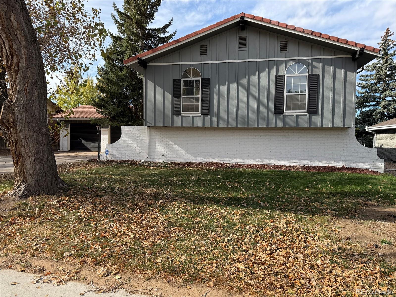 3111 S Holly Place