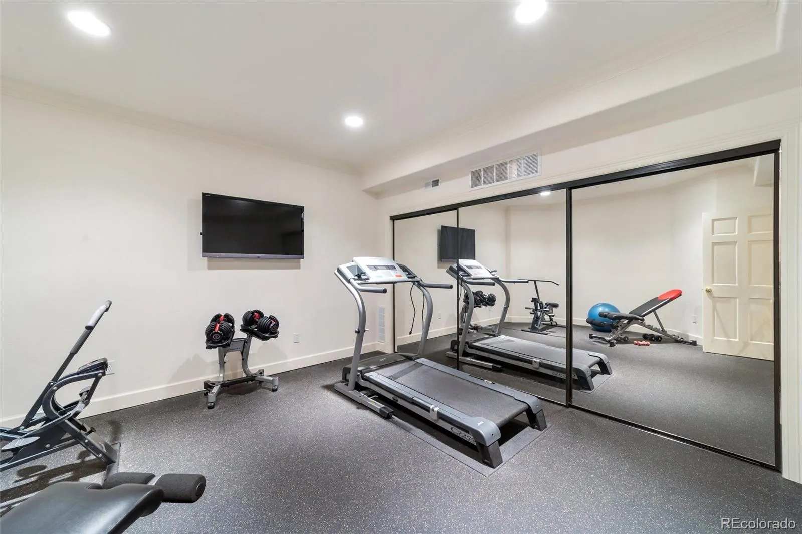 Colorado Springs, Colorado 80906, United States, 5 Bedrooms Bedrooms, ,5 BathroomsBathrooms,Residential,Active,167435