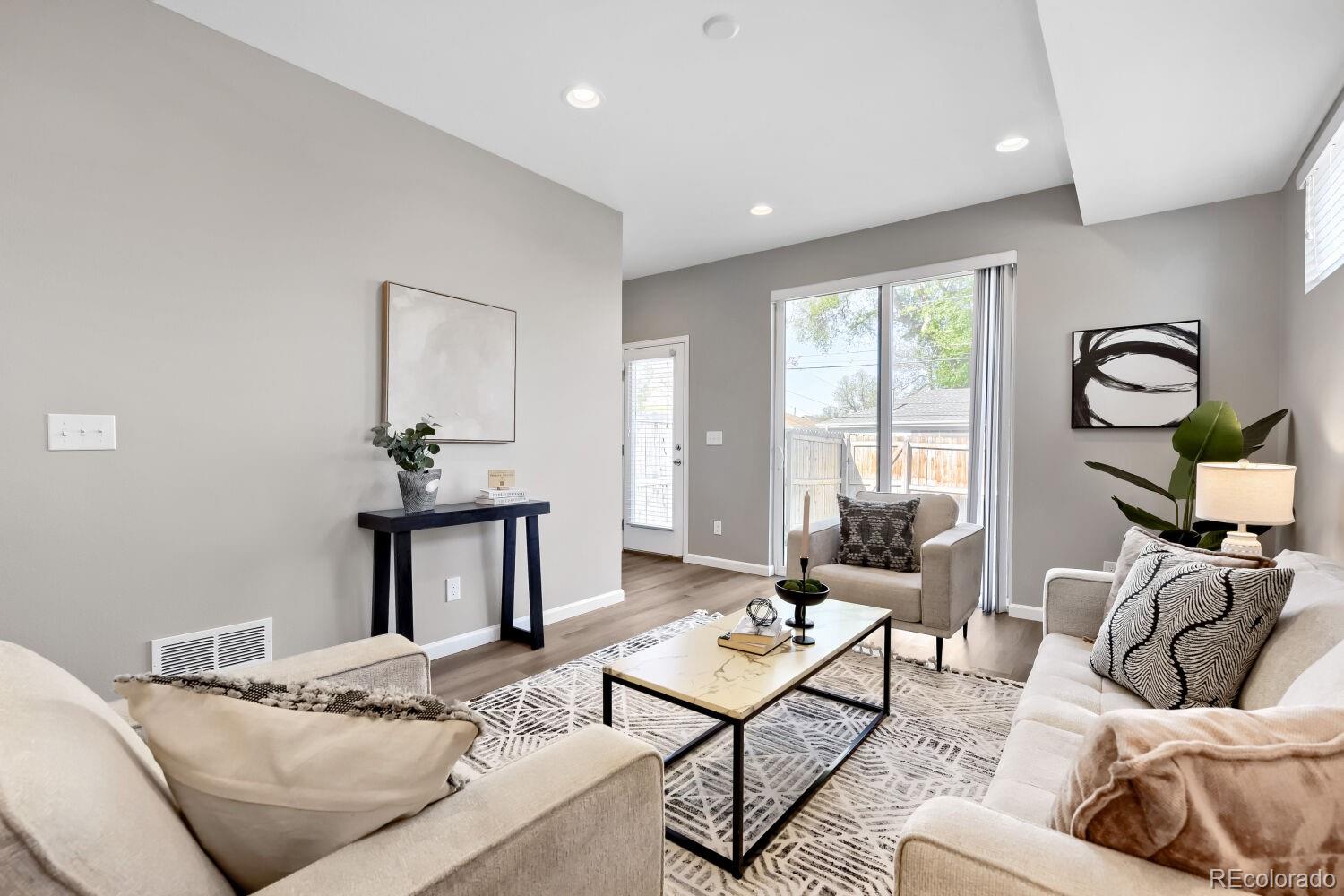 3007 S Cherokee Street