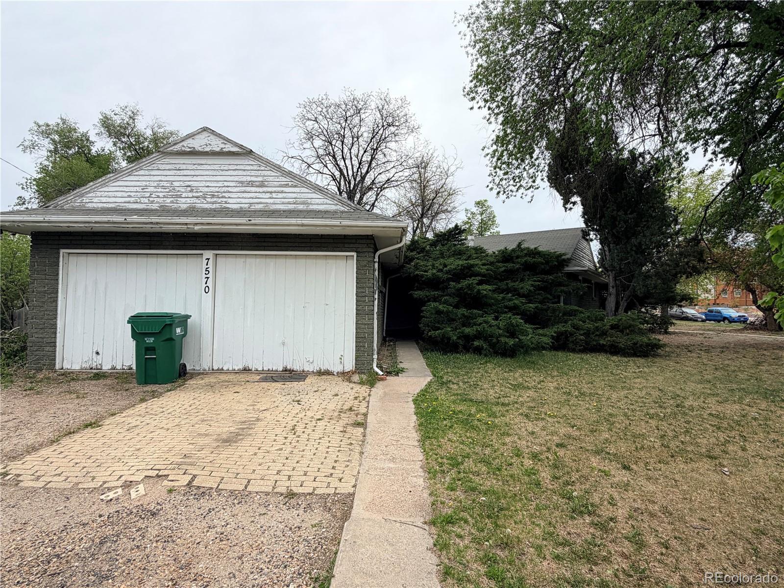 7570 Pikeview Court