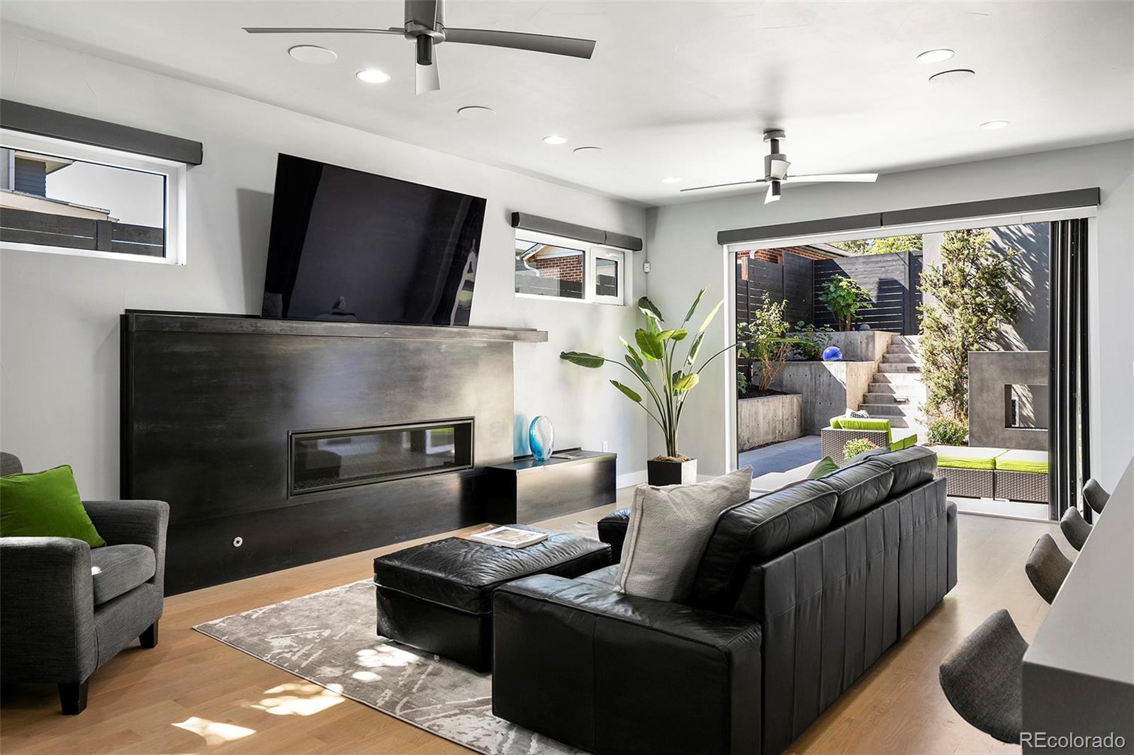3453 Navajo Street