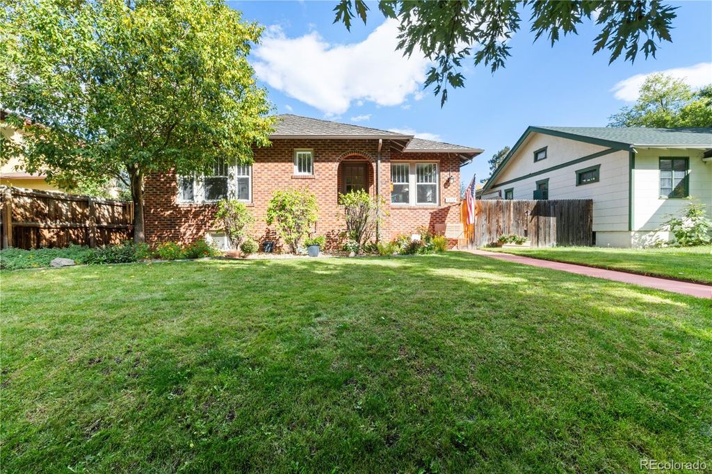 Photo of 1872 S Marion Street, Denver, CO 80210 (MLS # 2947951)