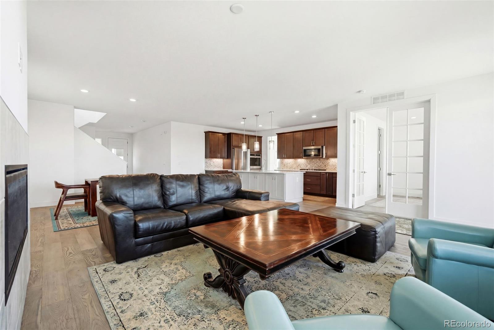 1913 Coopers Hawk Court