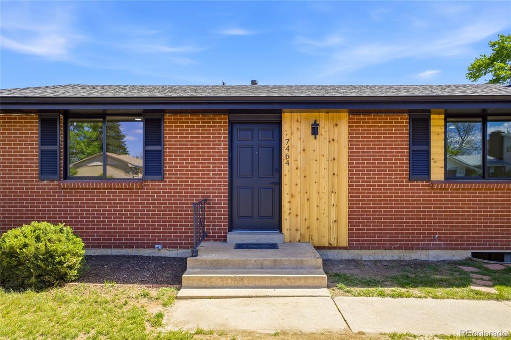 Photo of 7464 W Louisiana Avenue, Lakewood, CO 80232 (MLS # 4799254)
