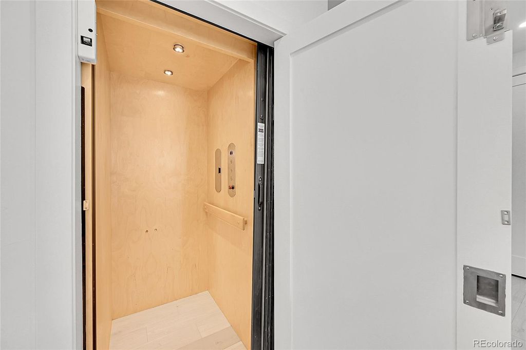 Photo of 300 S Franklin Street, Denver, CO 80209 (MLS # 2096461)