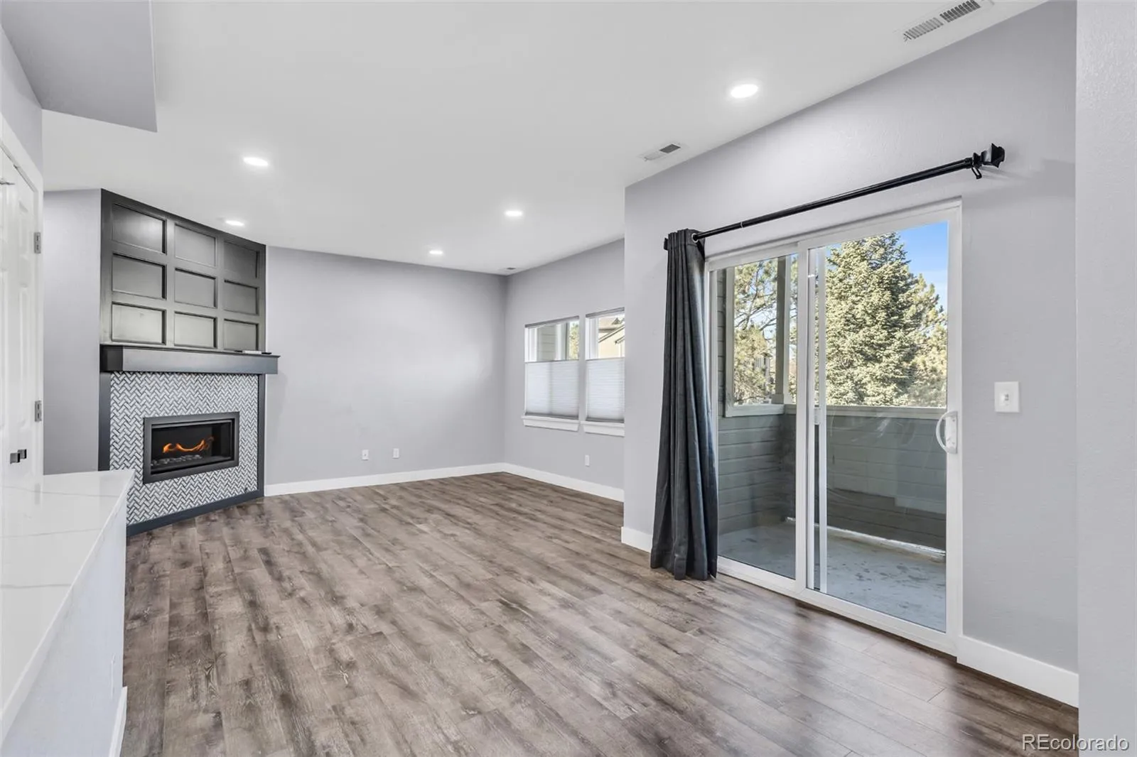 Greenwood Village, Colorado 80111, United States, 2 Bedrooms Bedrooms, ,2 BathroomsBathrooms,Residential,Active,245880