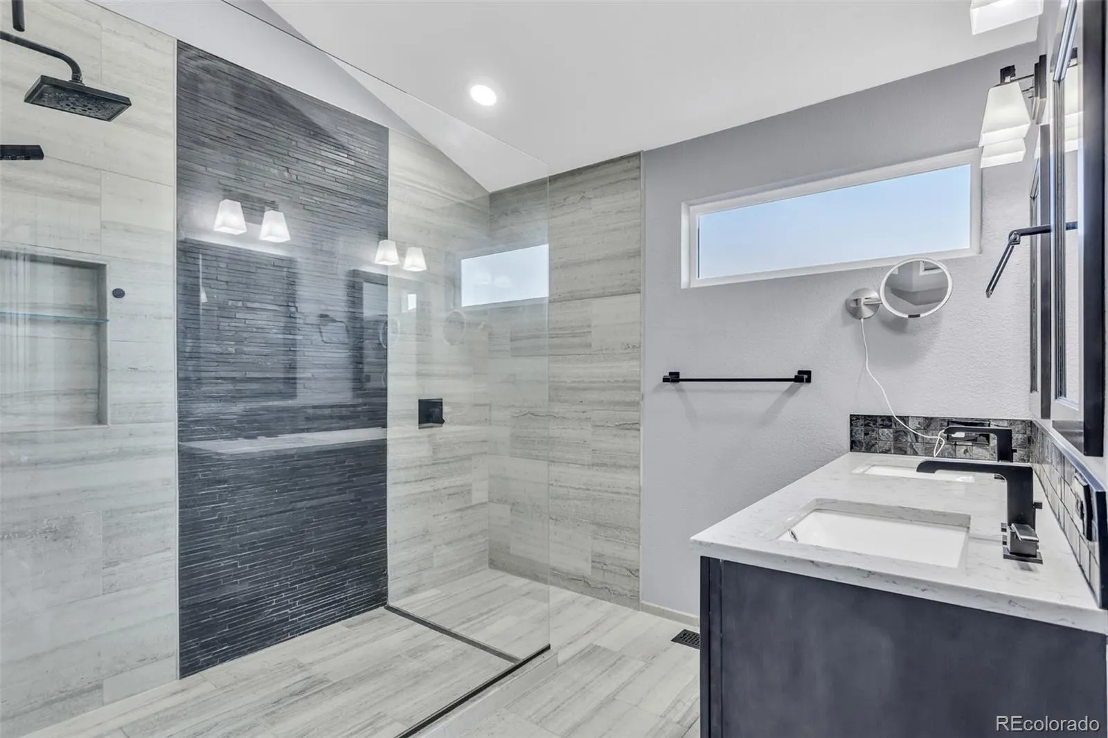 Greenwood Village, Colorado 80111, United States, 2 Bedrooms Bedrooms, ,2 BathroomsBathrooms,Residential,Active,245880