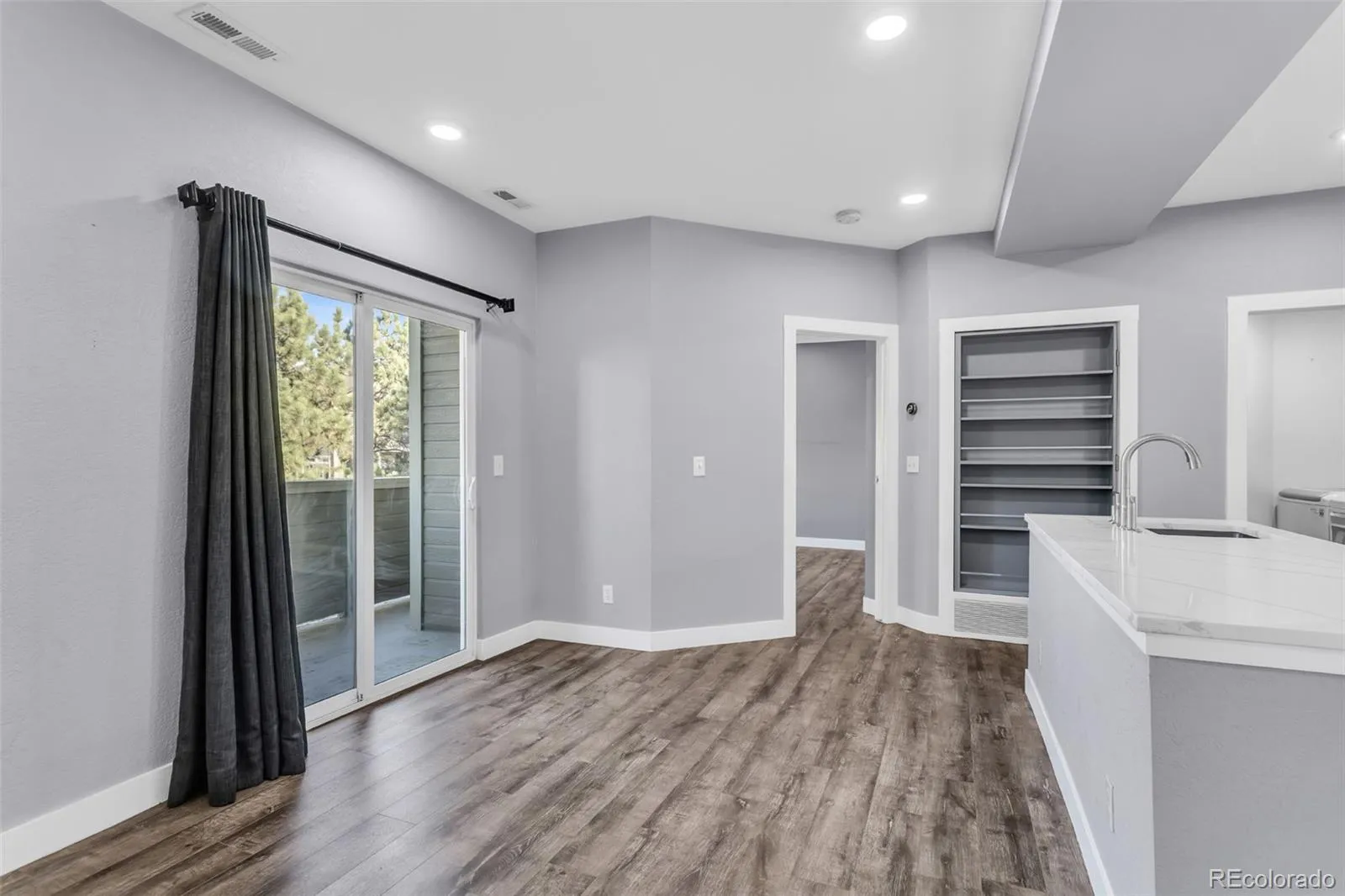 Greenwood Village, Colorado 80111, United States, 2 Bedrooms Bedrooms, ,2 BathroomsBathrooms,Residential,Active,245880