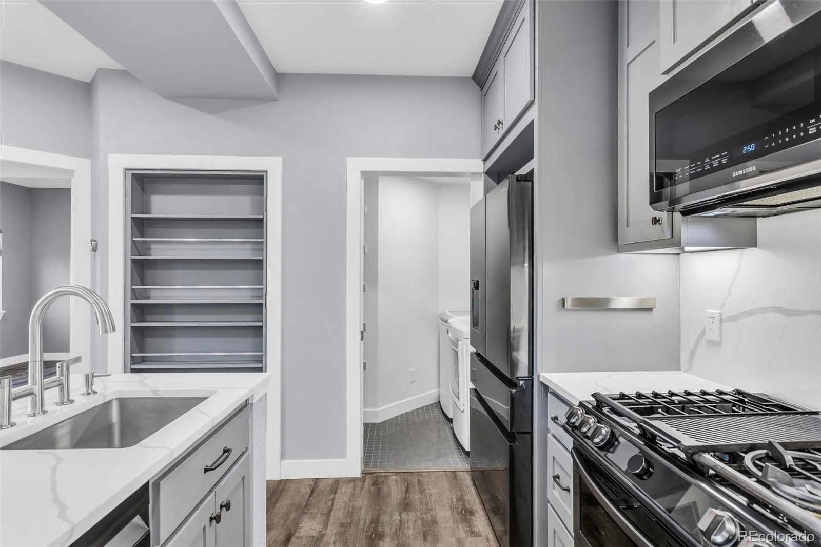 Greenwood Village, Colorado 80111, United States, 2 Bedrooms Bedrooms, ,2 BathroomsBathrooms,Residential,Active,245880