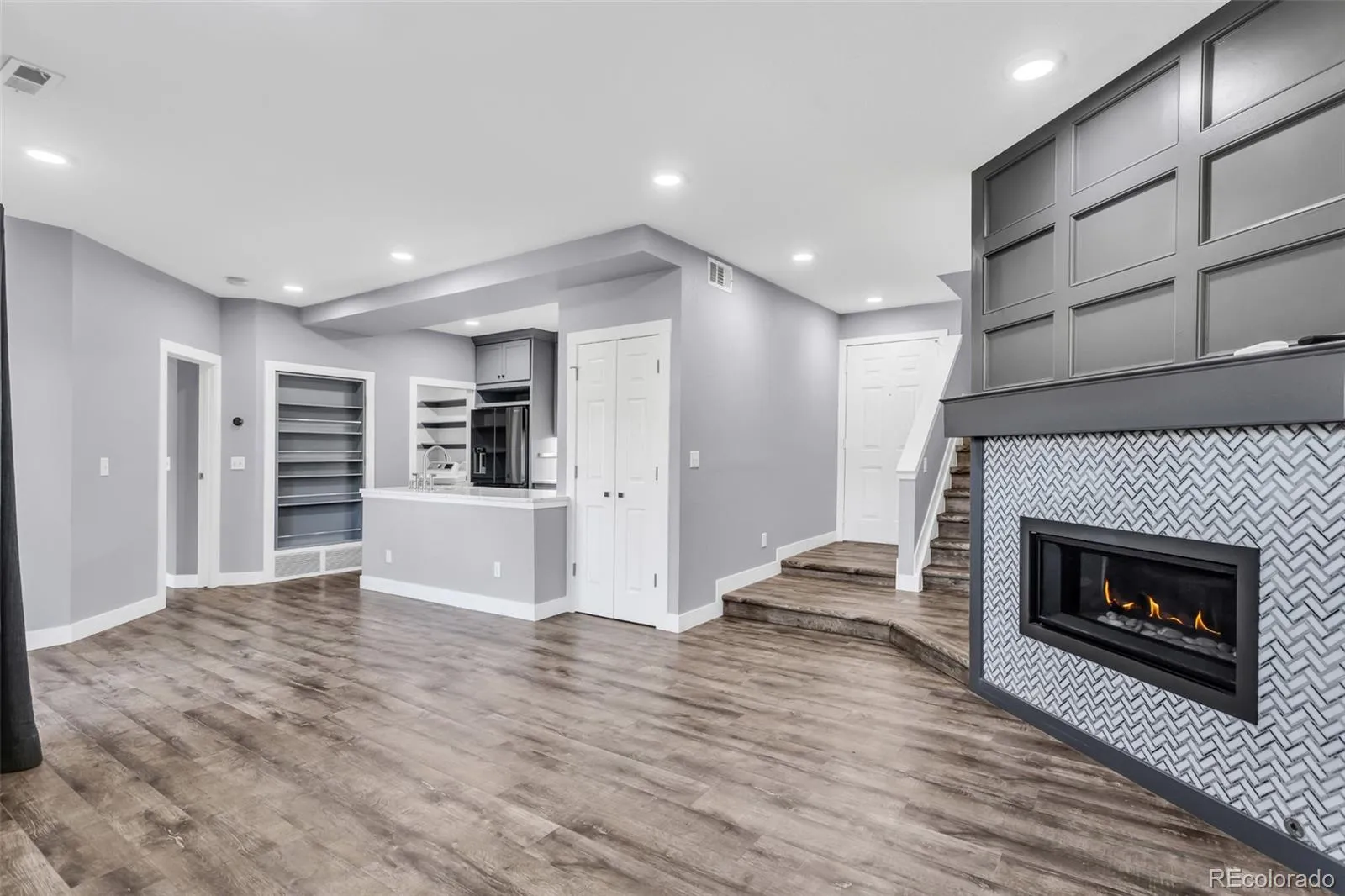 Greenwood Village, Colorado 80111, United States, 2 Bedrooms Bedrooms, ,2 BathroomsBathrooms,Residential,Active,245880