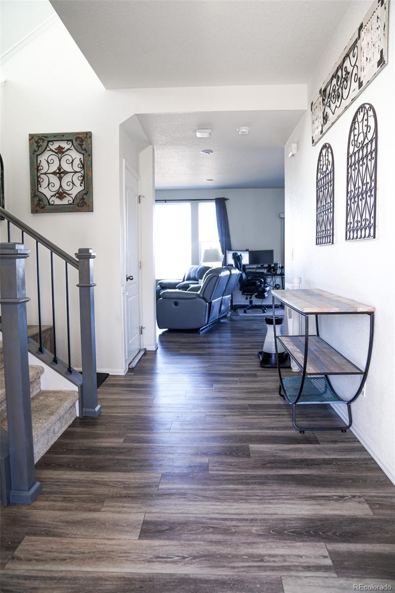 984 Black Saddle Street