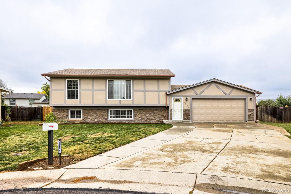 Photo of 9744 W Girton Drive, Lakewood, CO 80227 (MLS # 8294600)