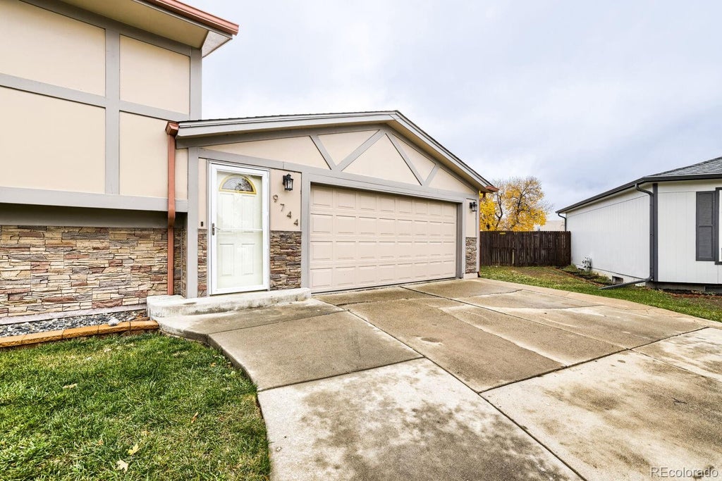 Photo of 9744 W Girton Drive, Lakewood, CO 80227 (MLS # 8294600)
