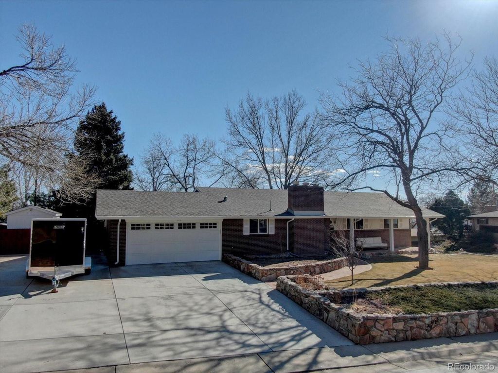 Photo of 986 S Cole Drive, Lakewood, CO 80228 (MLS # 5098243)
