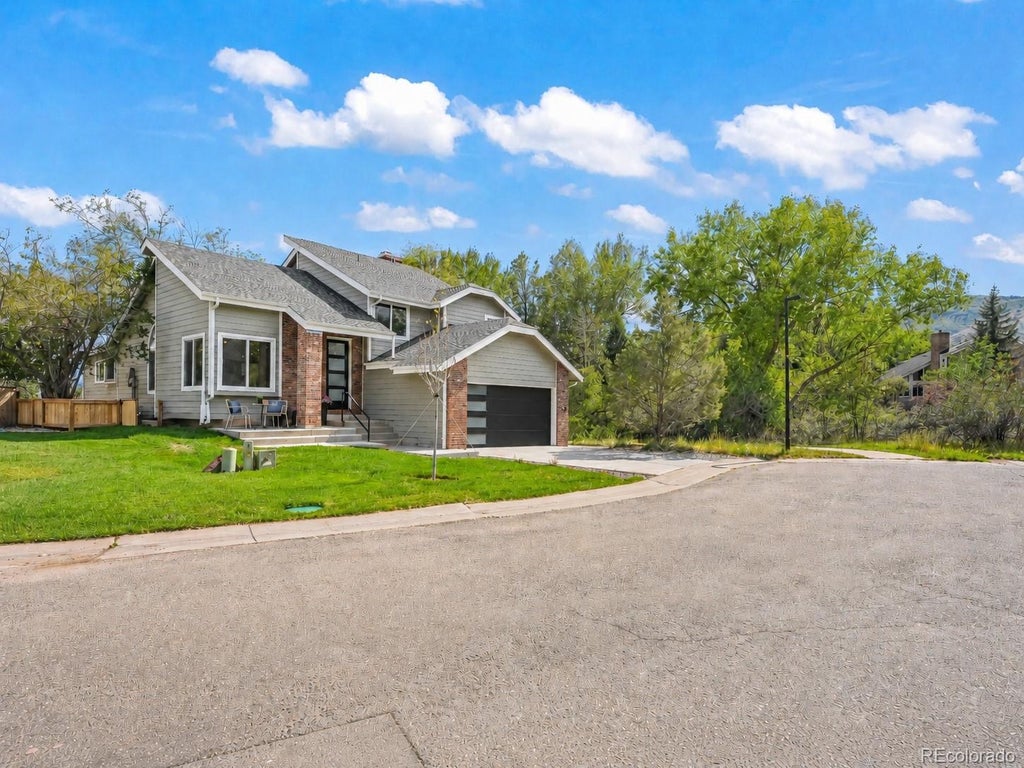 Photo of 11 Long Spur Spur, Littleton, CO 80127 (MLS # 3977649)