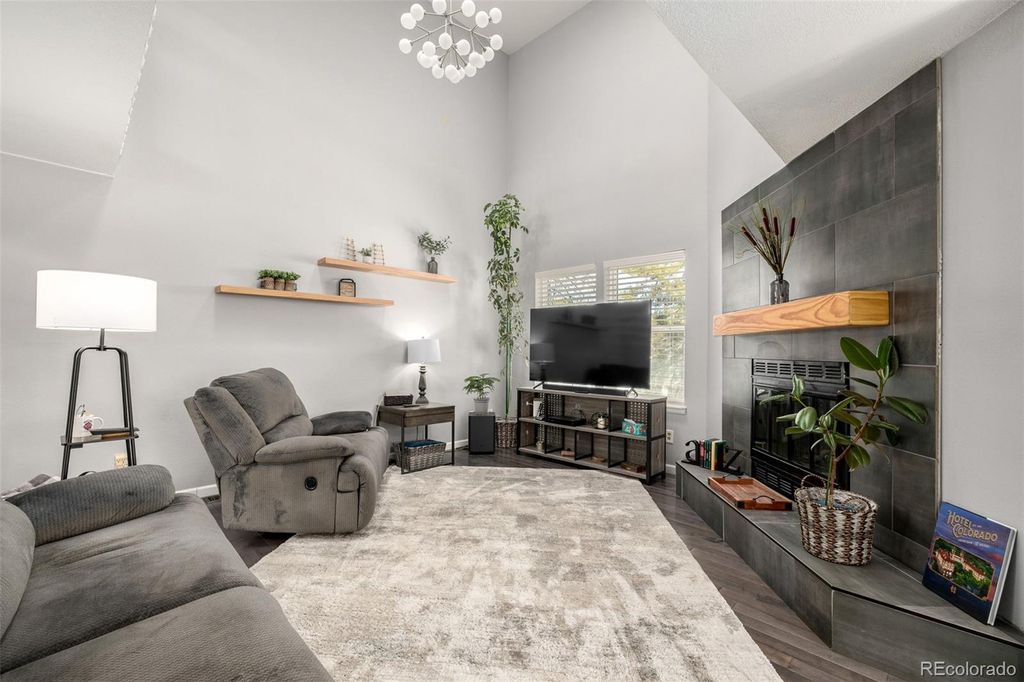 Photo of 639 W Jamison Circle, Littleton, CO 80120 (MLS # 9800081)