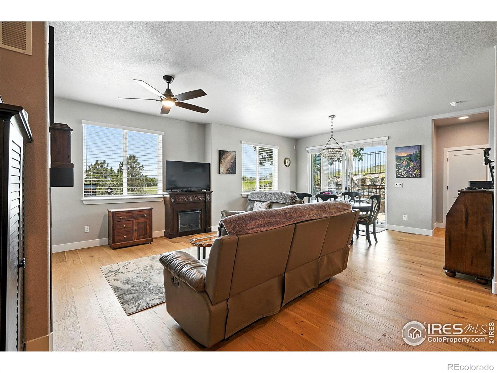 1101 Hillside Lane