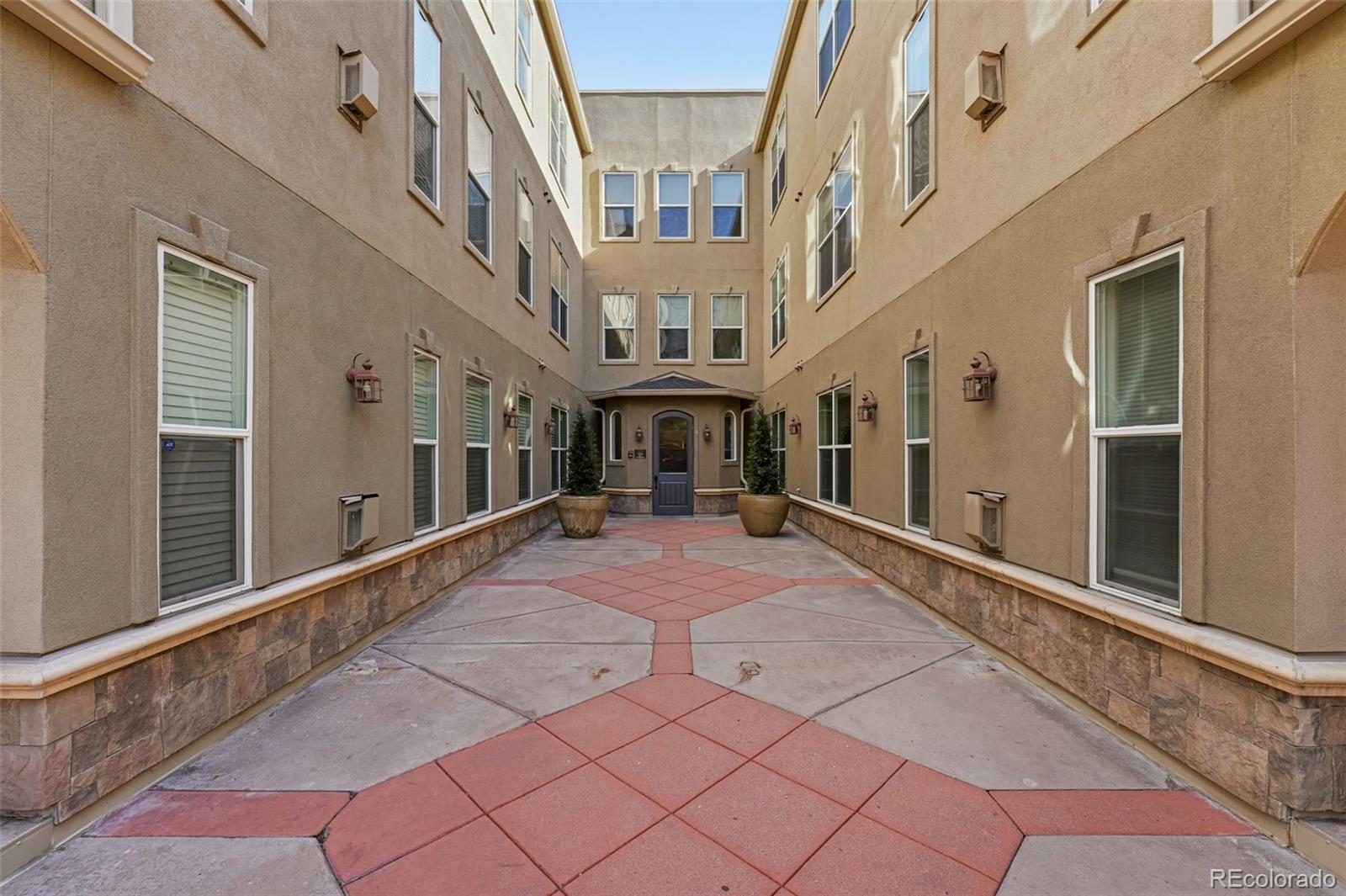 40 Madison Street 206