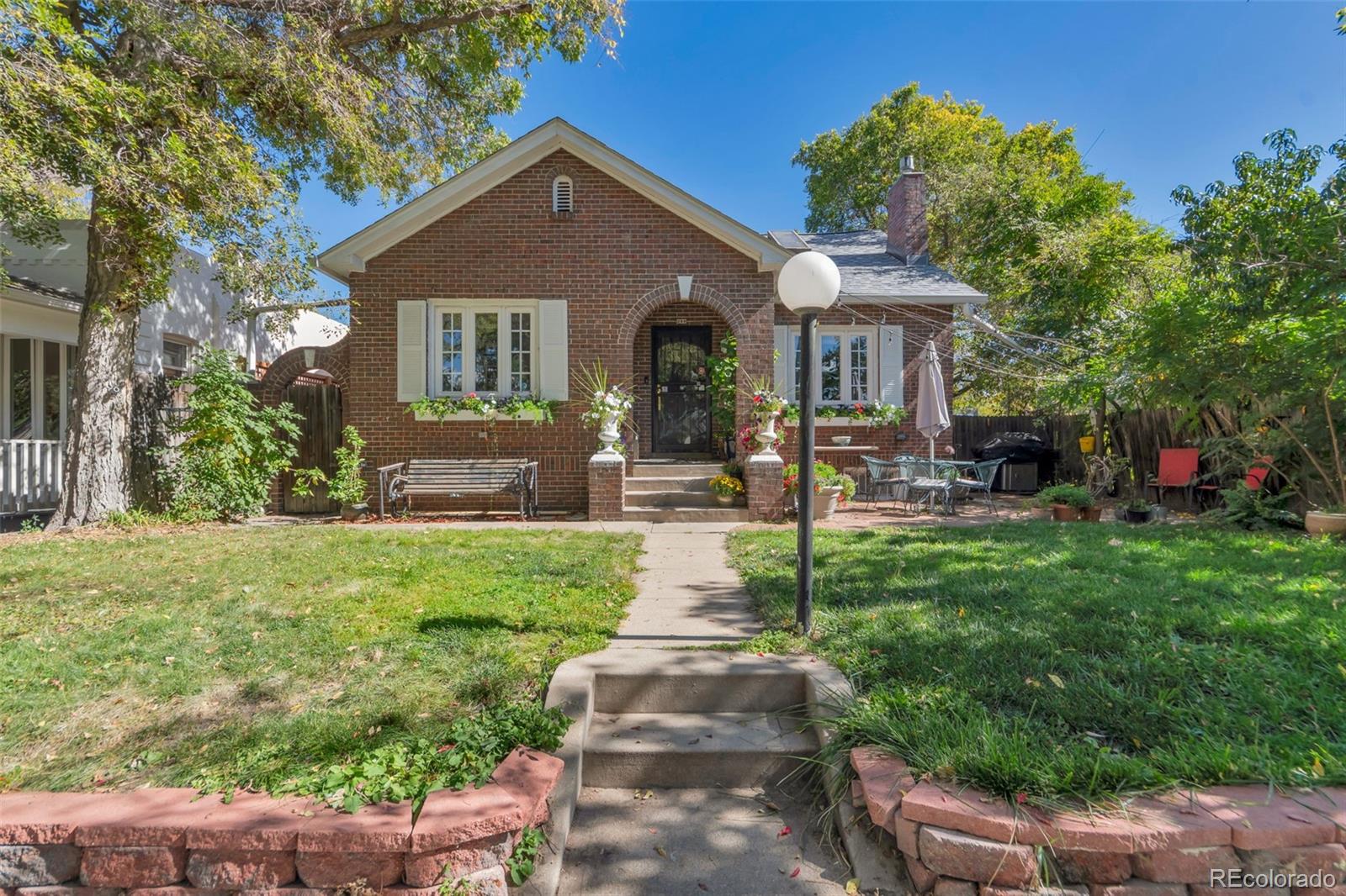 290 S Marion Parkway