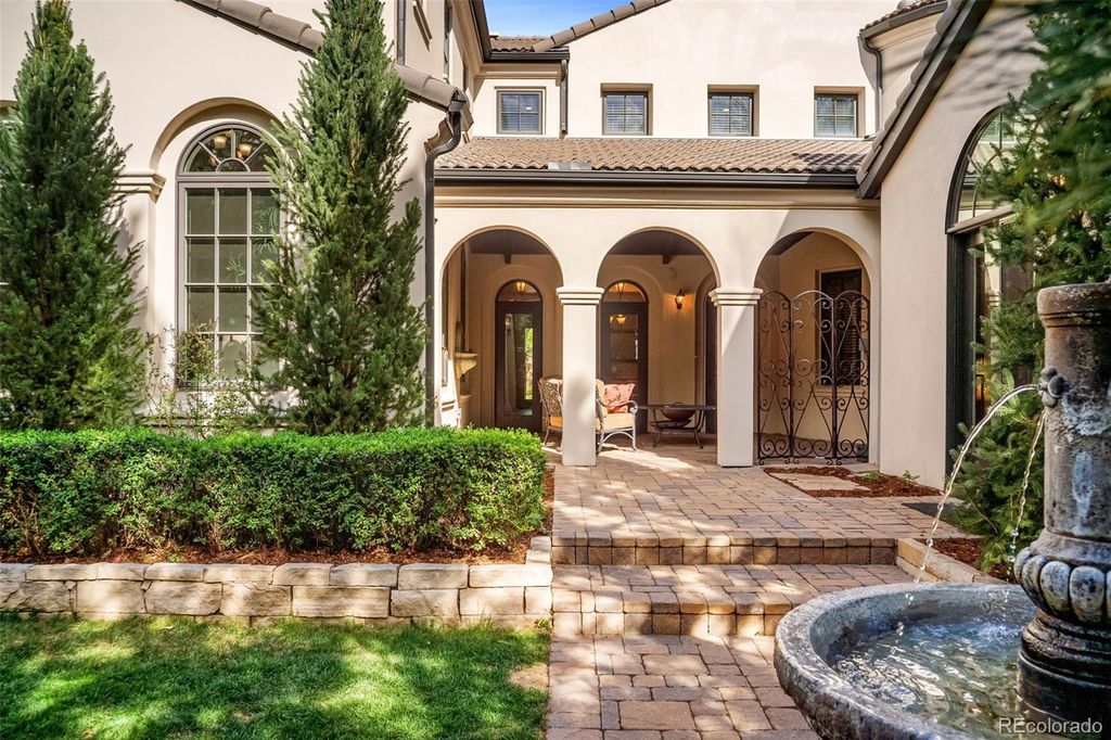 Photo of 15 Foxtail Circle, Englewood, CO 80113 (MLS # 2473638)