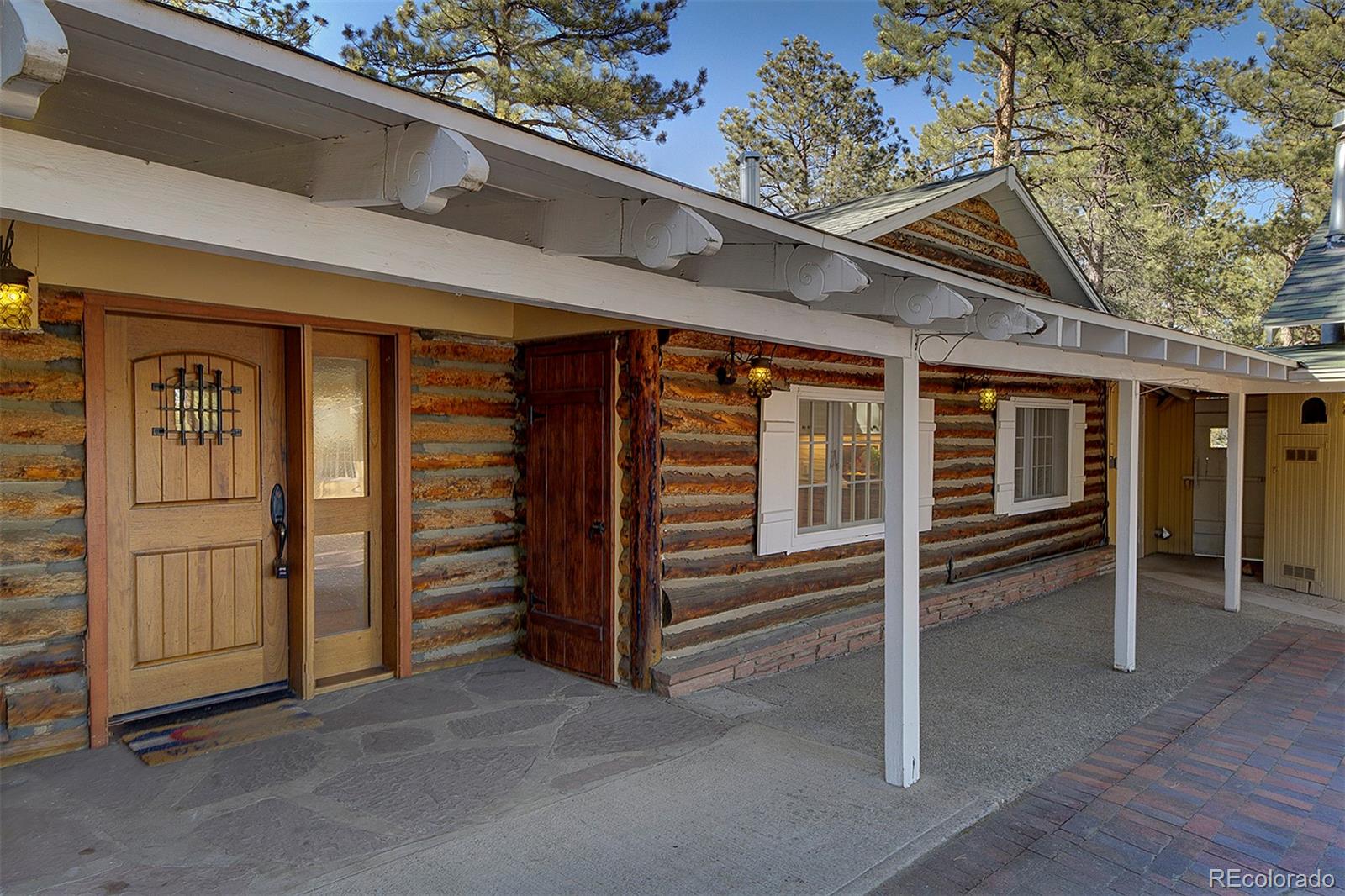 779 Kinnikinnik Hill