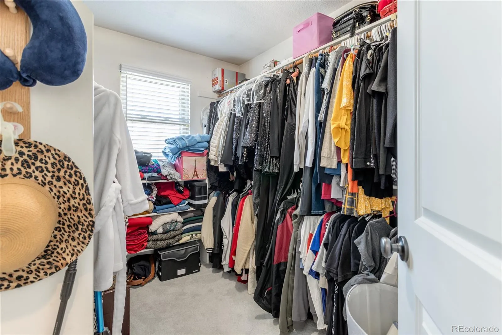 Brighton, Colorado 80601, United States, 4 Bedrooms Bedrooms, ,4 BathroomsBathrooms,Residential,Pending,121736