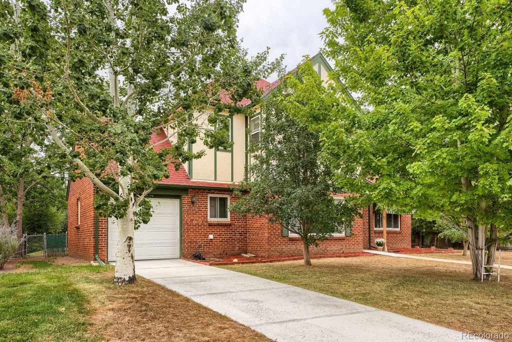 Photo of 1060 Leyden Street, Denver, CO 80220 (MLS # 3241495)