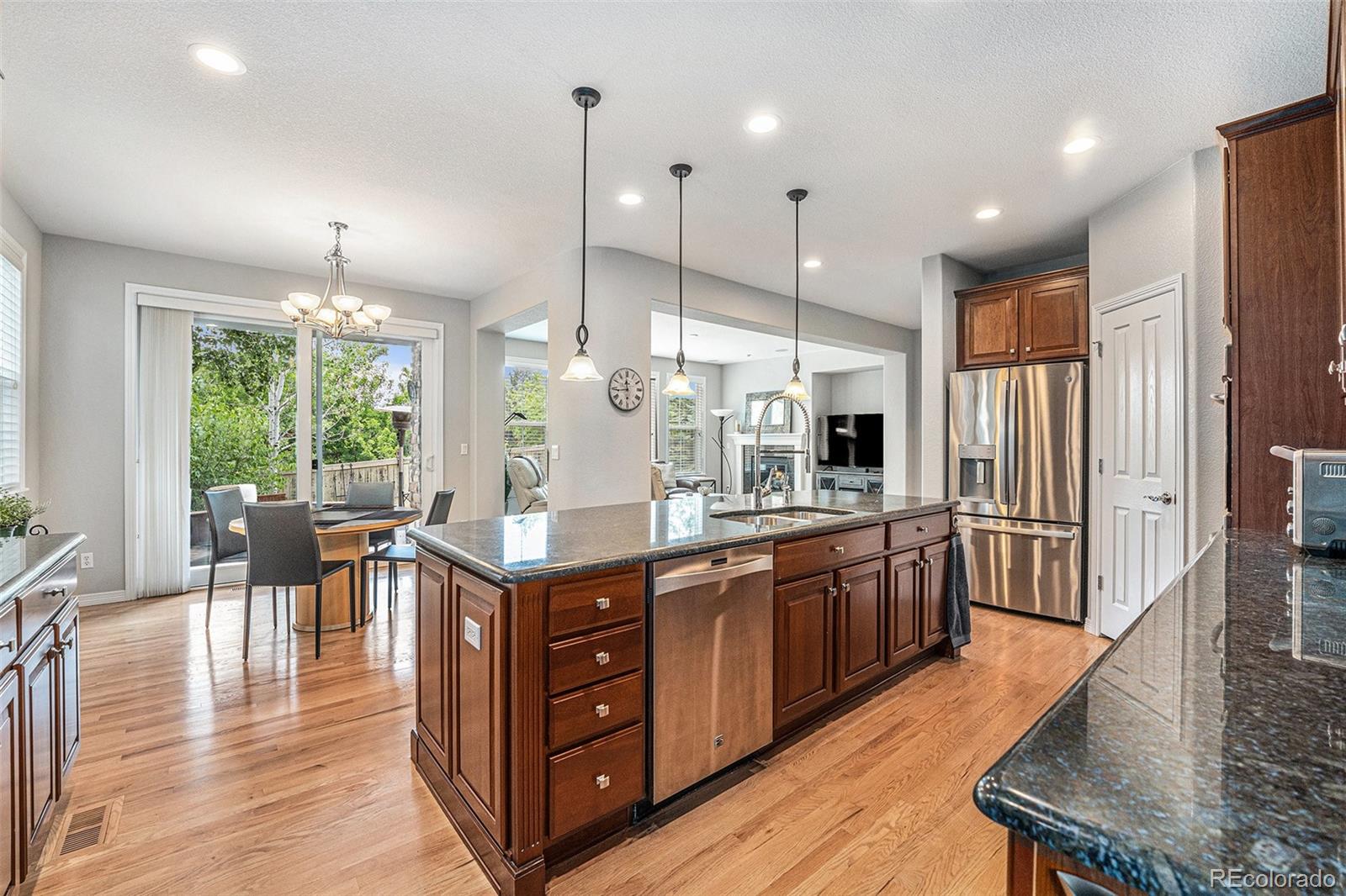 10994 Shadowbrook Circle