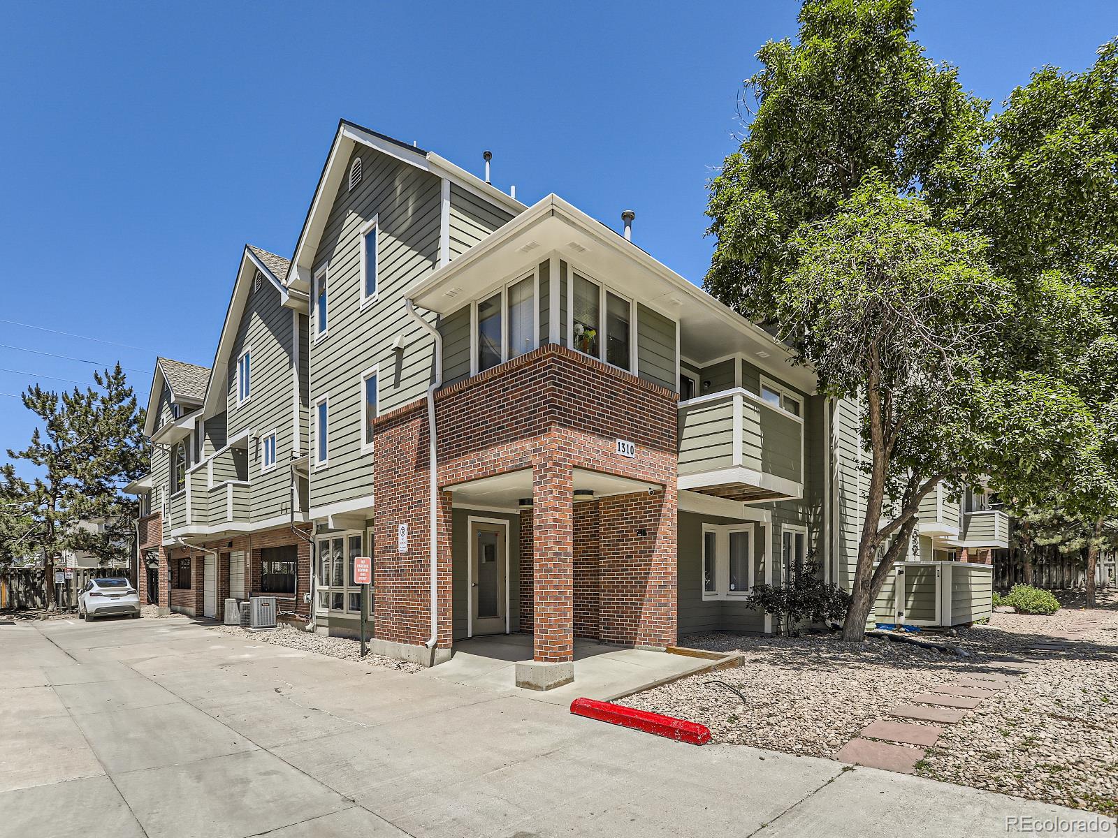 Photo 1 of 40 — 1310 S Monaco Parkway L, Denver, CO 80224