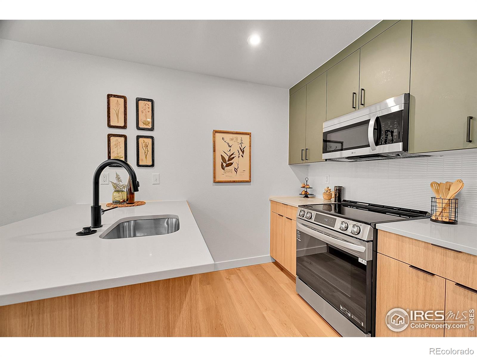 729 E County Line Road