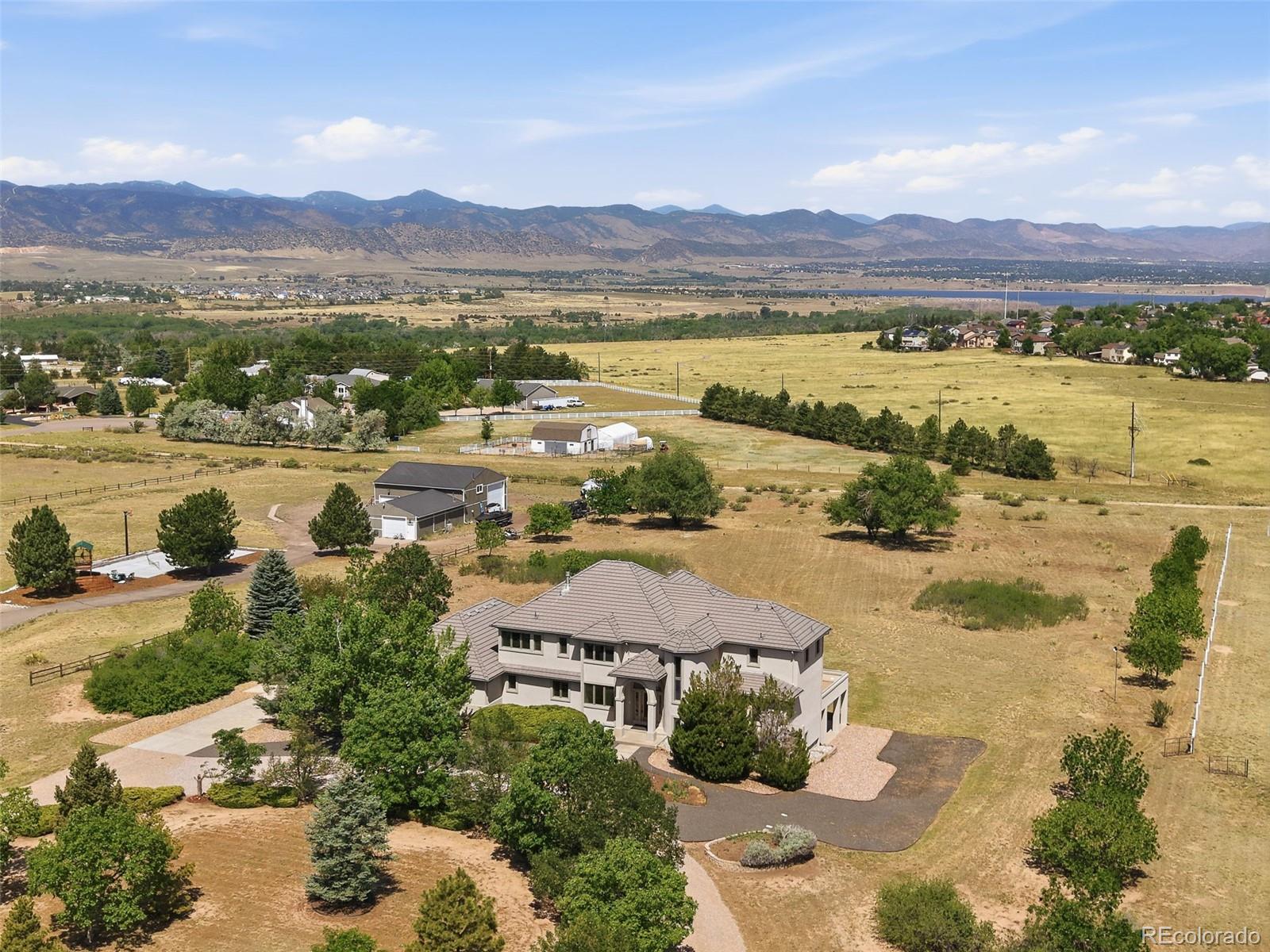 6719 Lakeside Circle