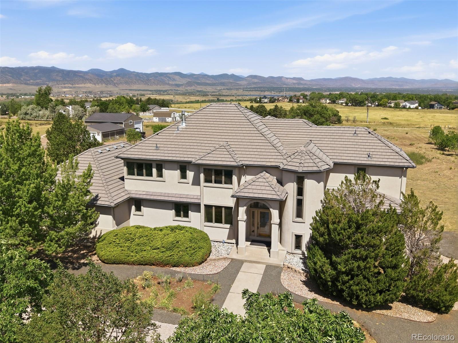 6719 Lakeside Circle