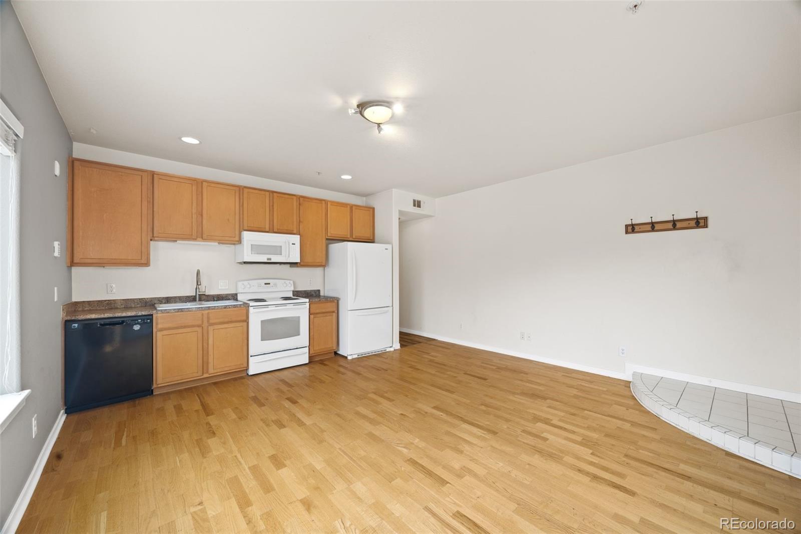 2389 S High Street 5