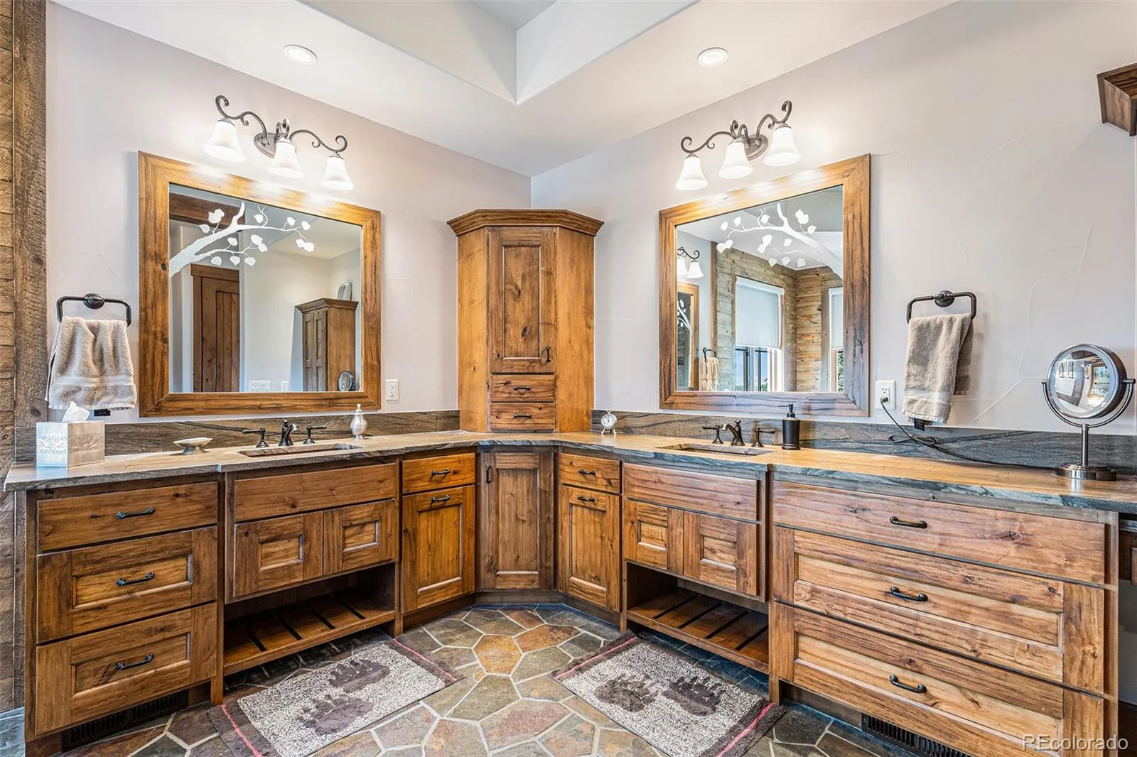 Evergreen, Colorado 80439, United States, 5 Bedrooms Bedrooms, ,5 BathroomsBathrooms,Residential,Active,61780