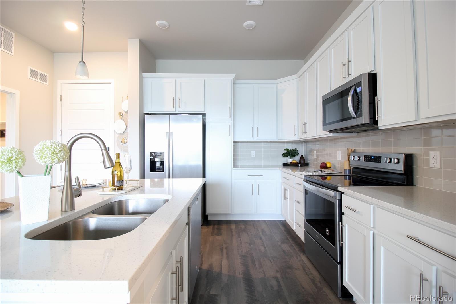 420 E Fremont Place 408