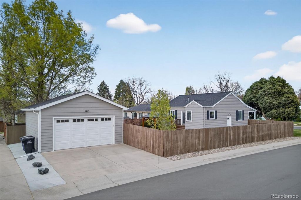Photo of 2595 S Marion Street, Denver, CO 80210 (MLS # 3315915)