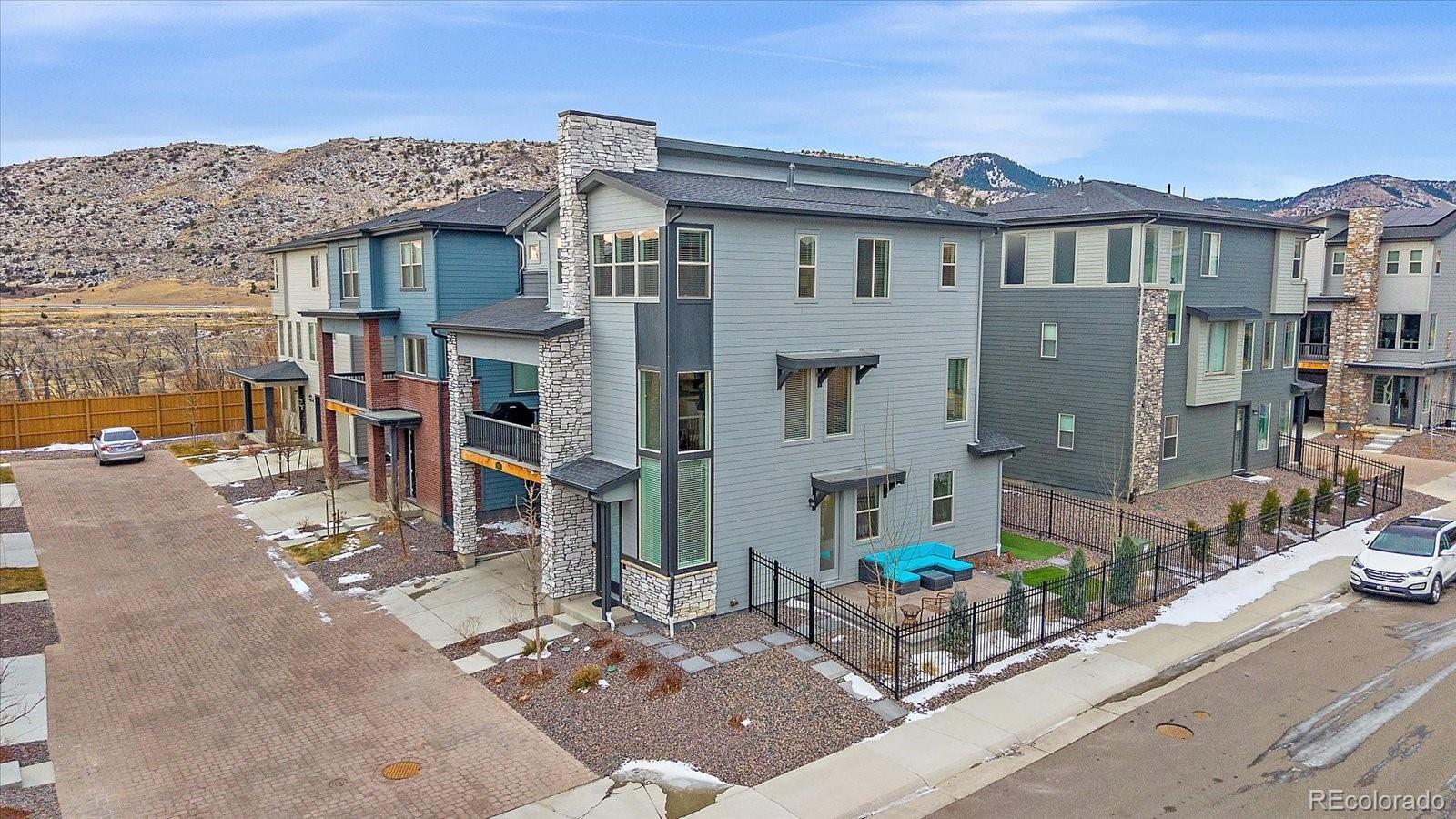 15652 W Girard Avenue