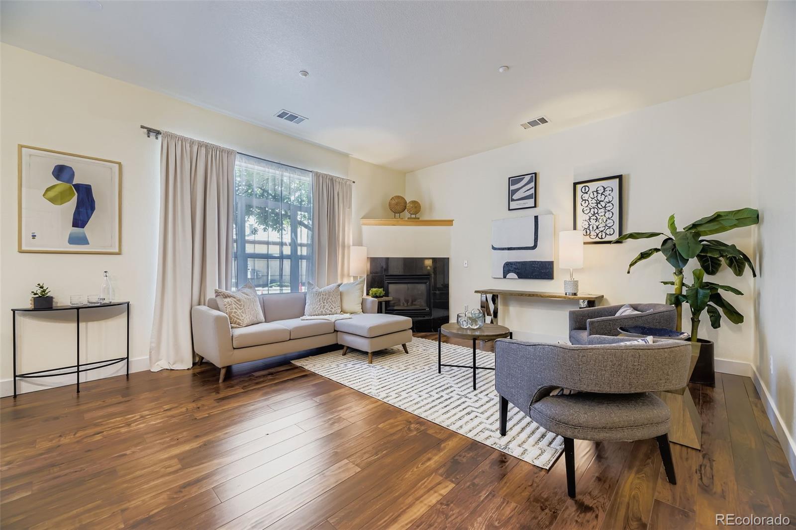 5677 S Park Place B111