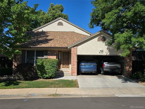 Photo of 713 Kittredge Court, Aurora, CO 80011 (MLS # 2685462)
