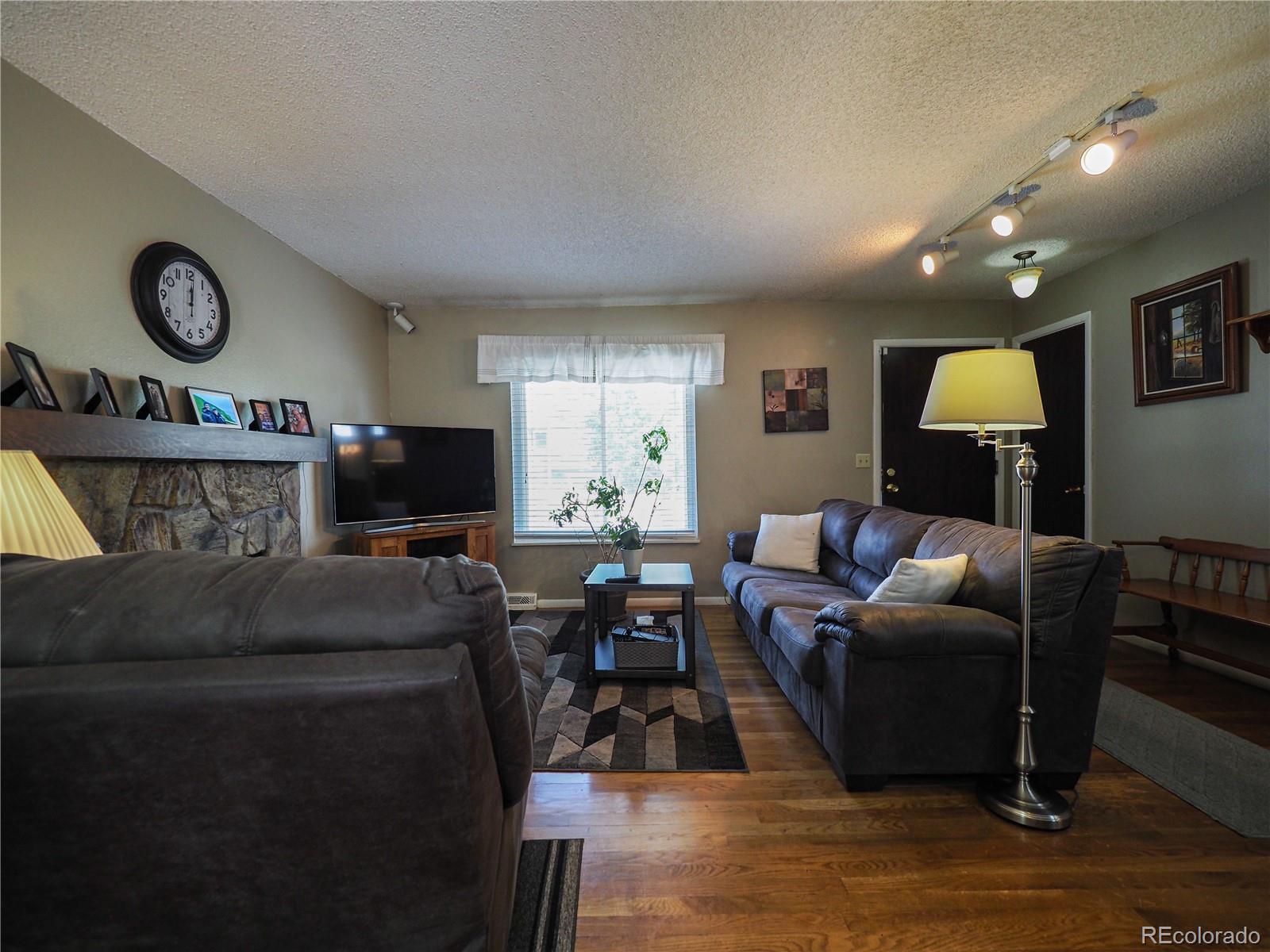 5035 E Weaver Avenue