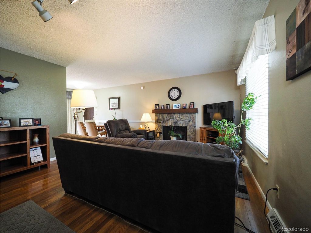 Photo of 5035 E Weaver Avenue, Centennial, CO 80121 (MLS # 9201804)