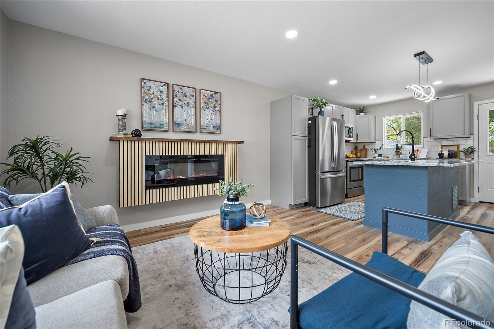 2537 Camelot Court
