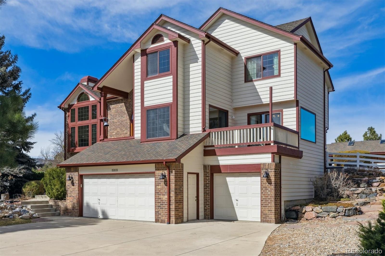 15935 W 77th Place