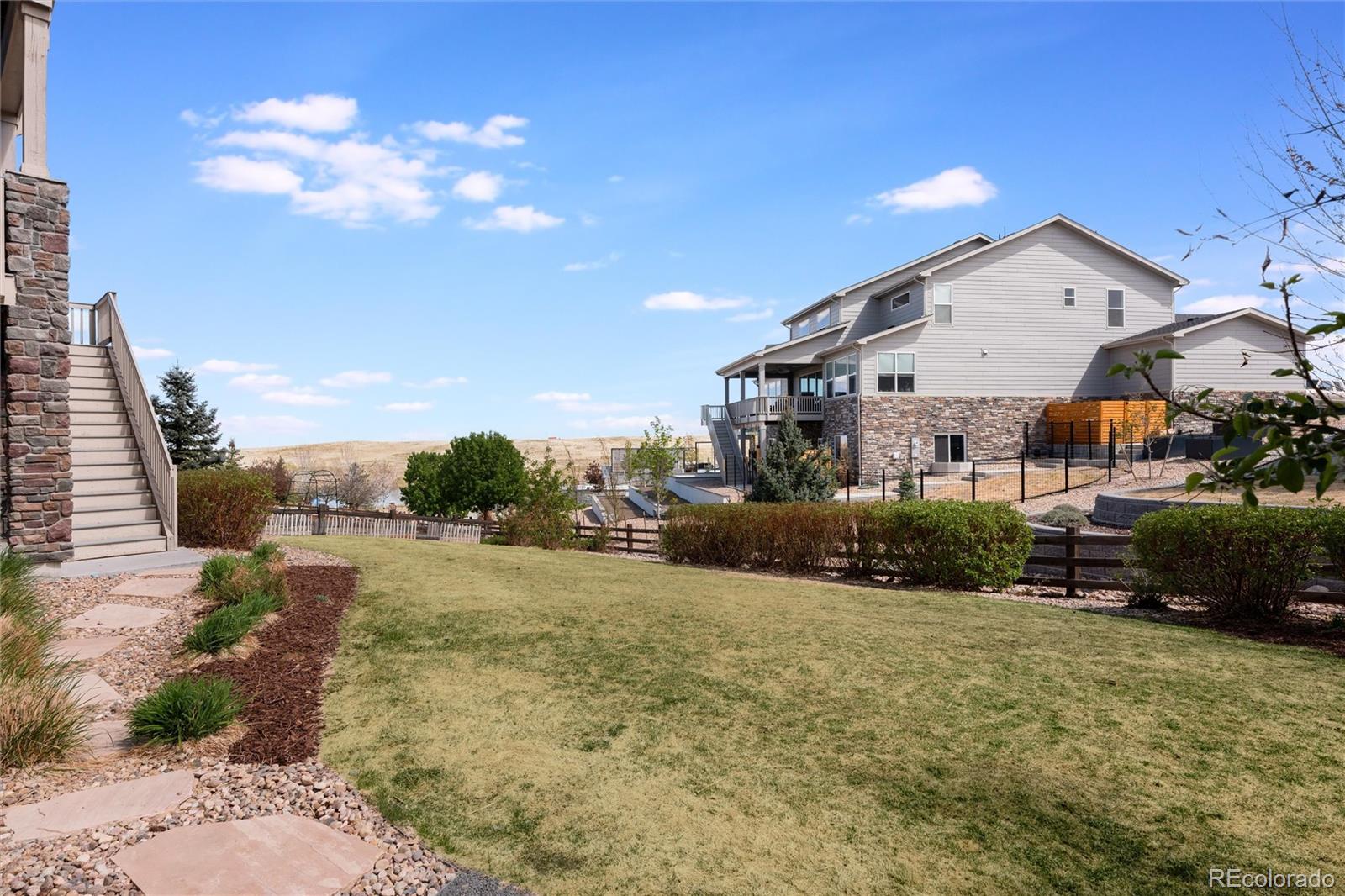 27671 E Lakeview Drive