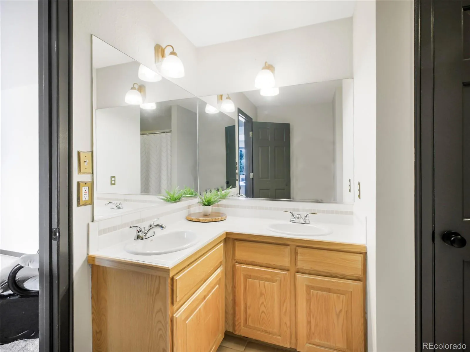 Evergreen, Colorado 80439, United States, 3 Bedrooms Bedrooms, ,3 BathroomsBathrooms,Residential,Active,119243